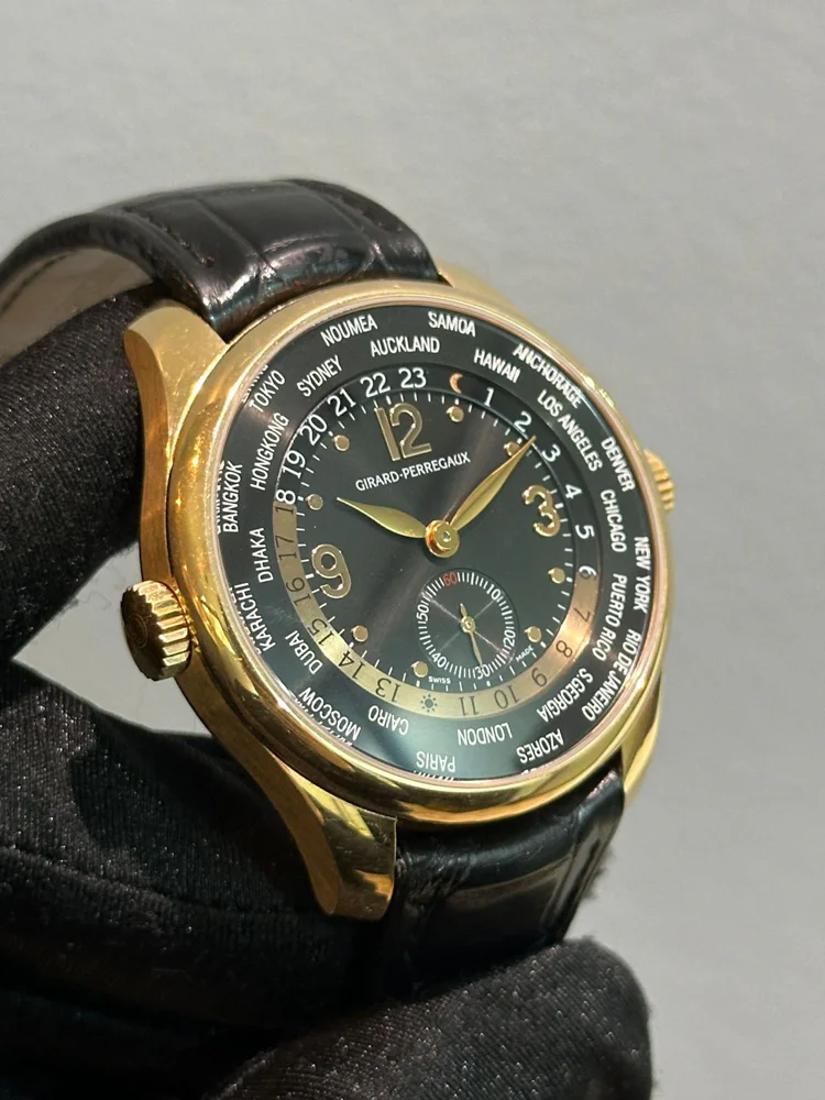Girard Perregaux WW.TC TRAVELLER SMALL SECOND 49865
